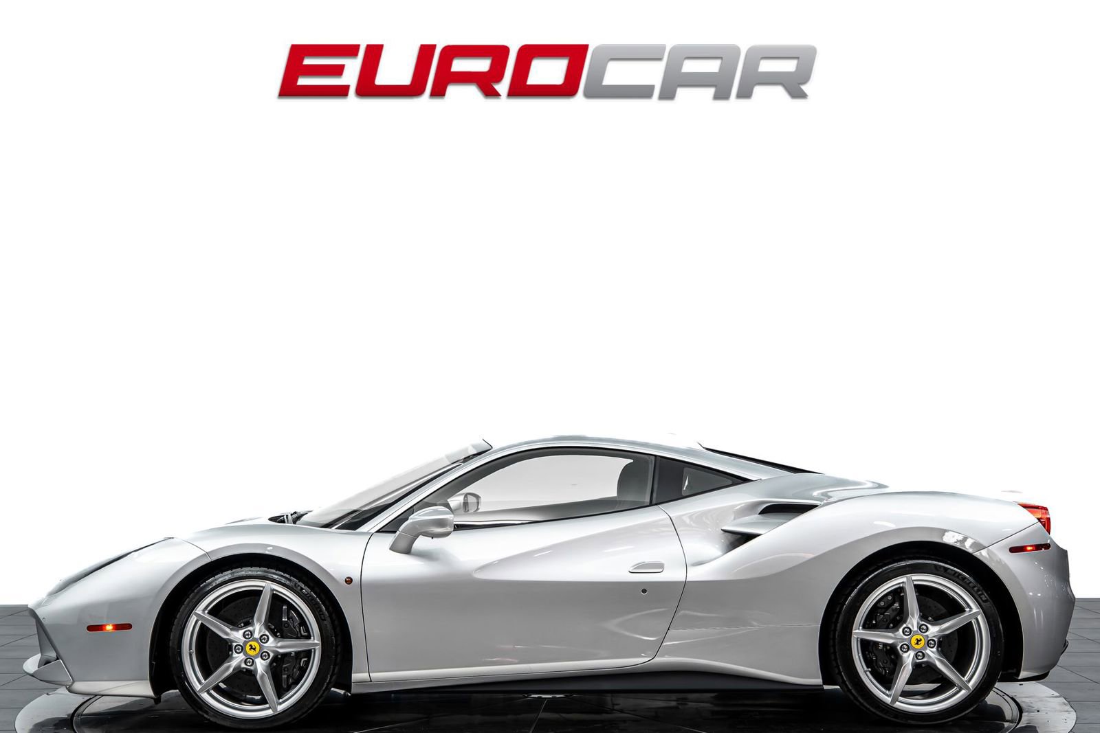 Used 2016 Ferrari 488 GTB RWD image 2