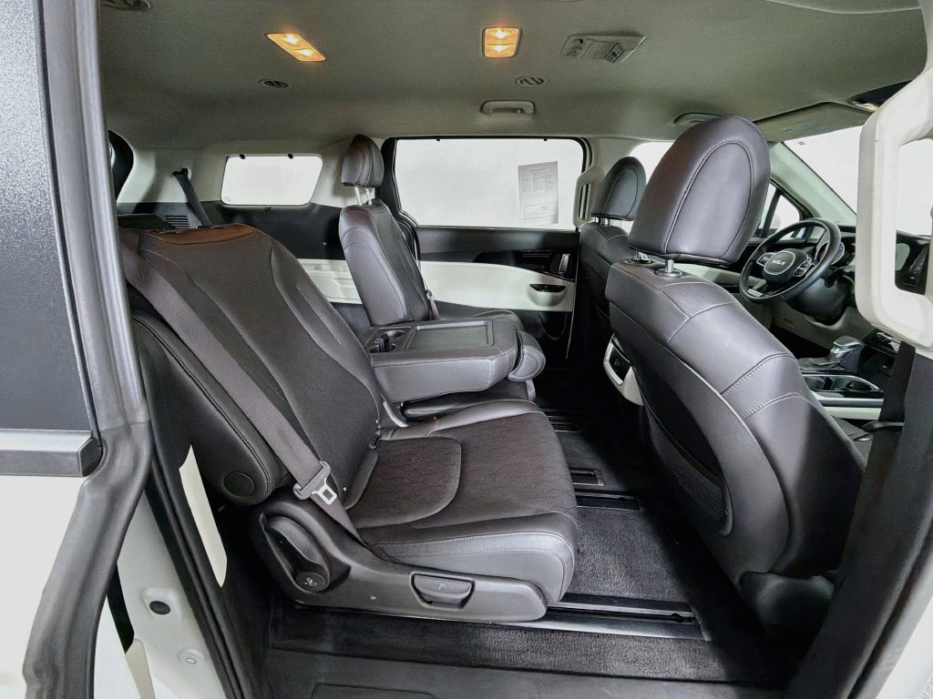 Certified 2024 Kia Carnival EX FWD image 27