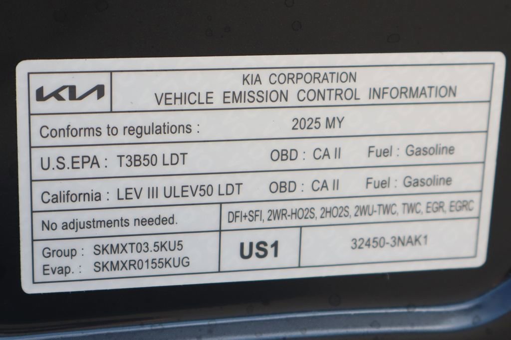 Used 2025 Kia Carnival image 14