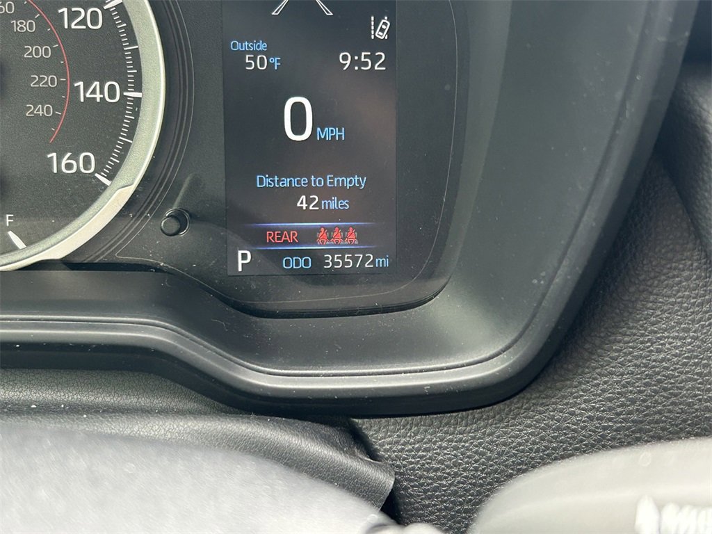 Used 2022 Toyota Corolla SE image 30