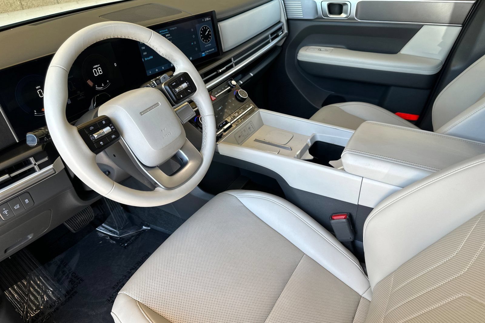 Used 2024 Hyundai Santa Fe SEL FWD image 10