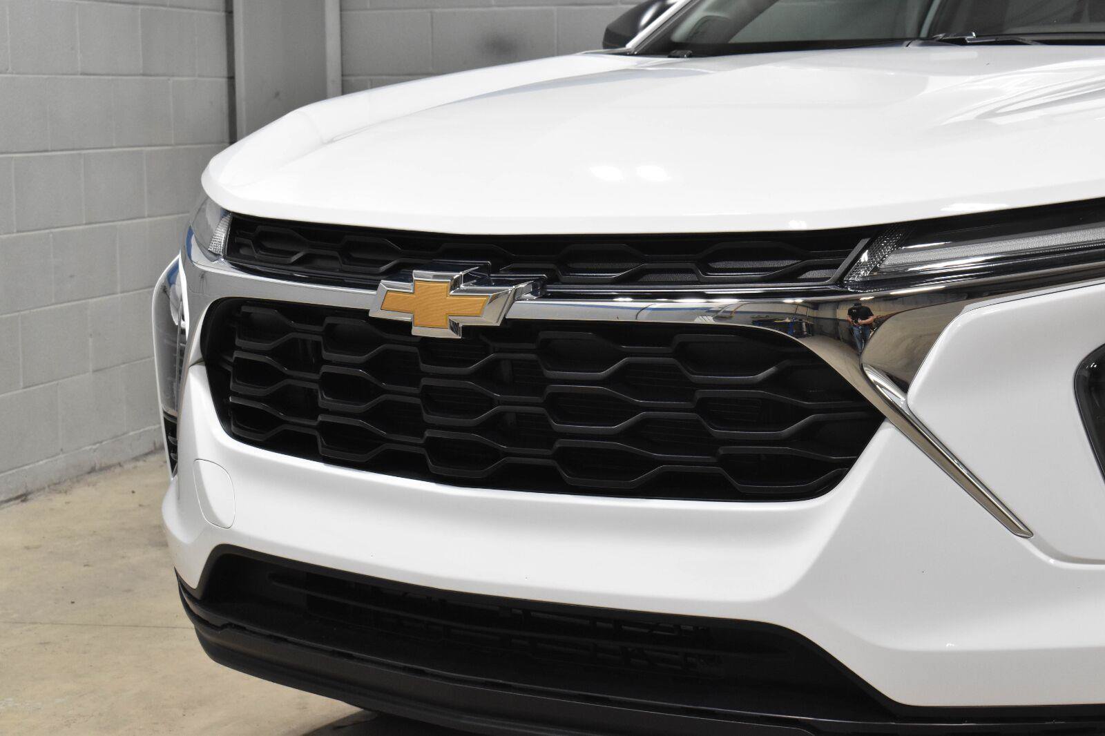 Used 2026 Chevrolet Trax LS w/ Driver Confidence Package FWD image 28