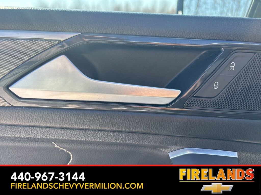 Used 2023 Volkswagen Tiguan SE R-Line image 14