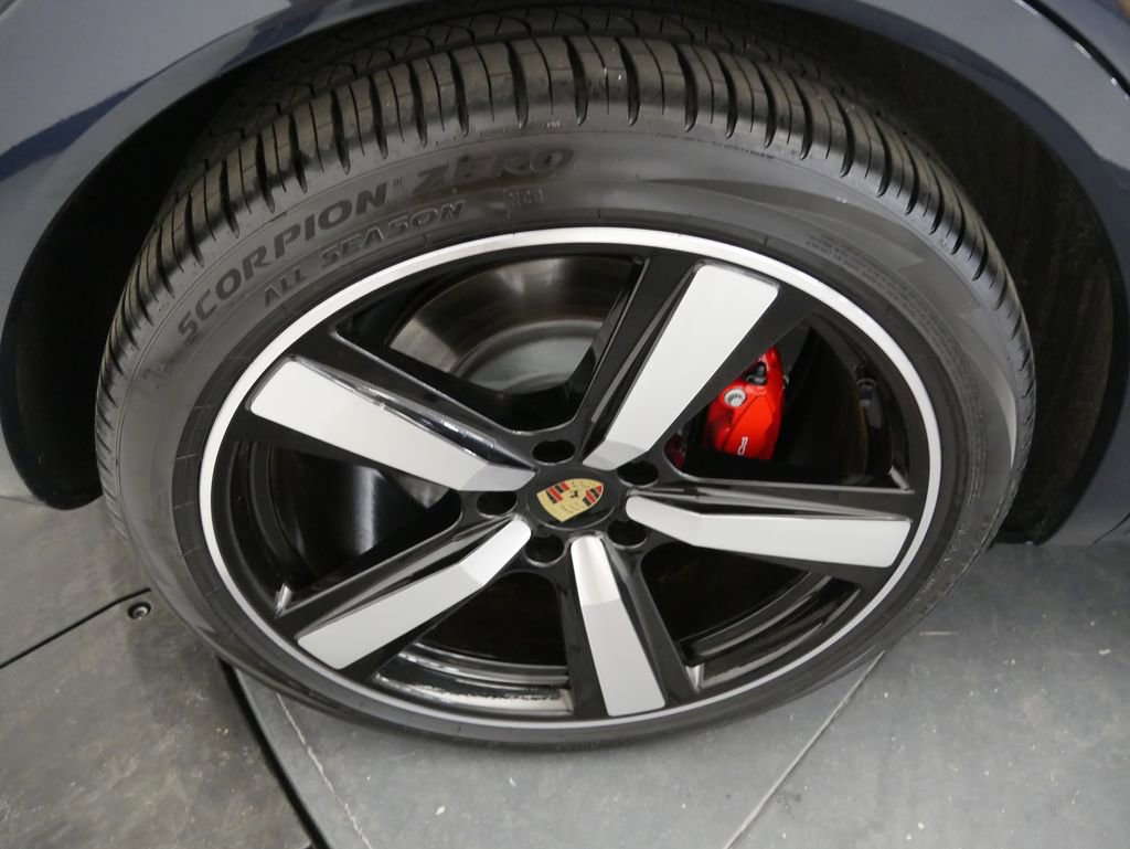 Certified 2024 Porsche Cayenne Turbo image 14