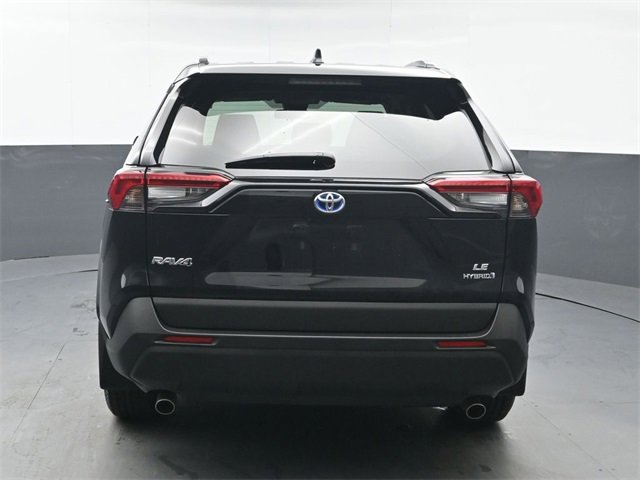 Used 2022 Toyota RAV4 LE image 4