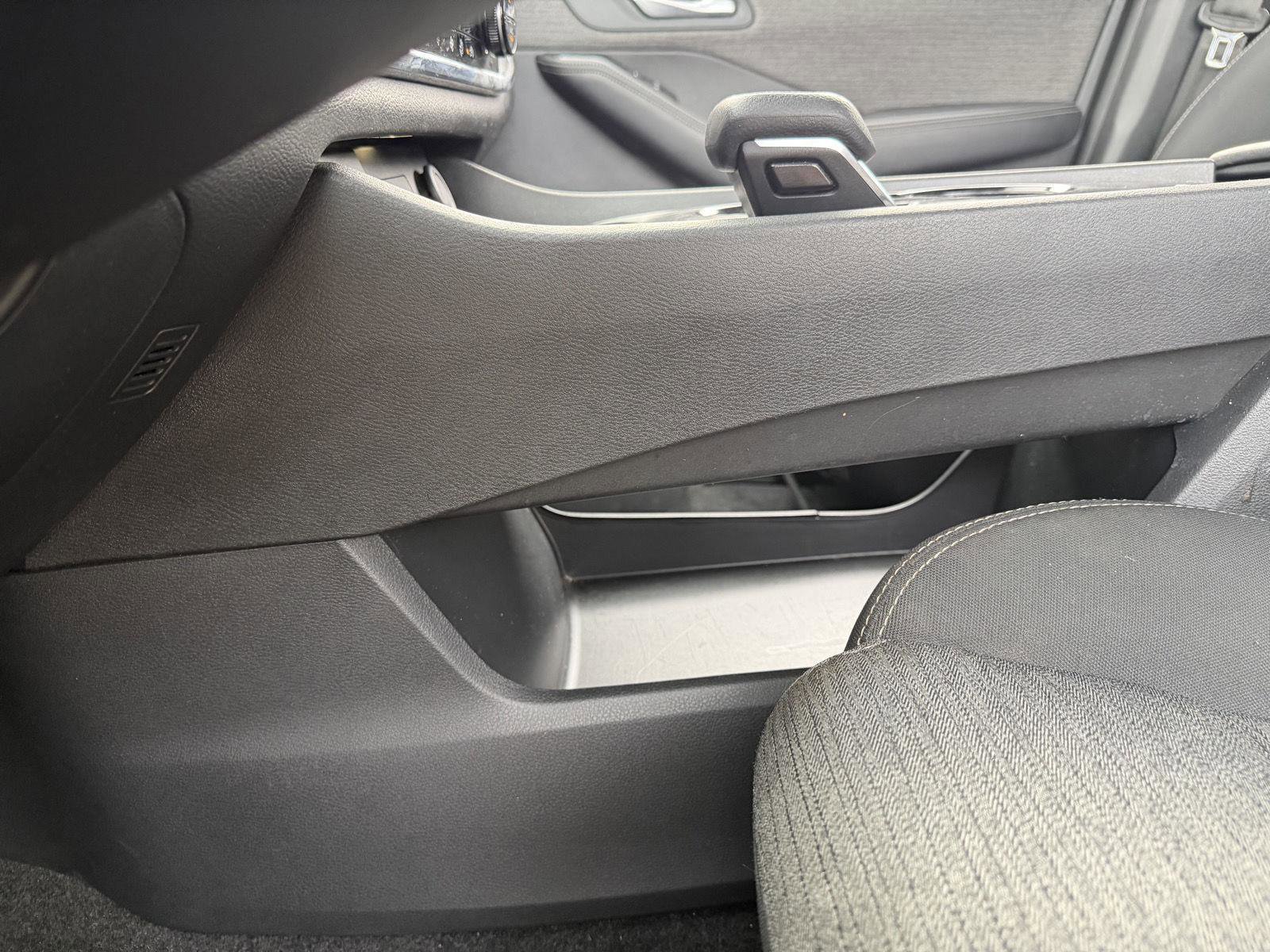 Used 2022 Nissan Rogue SV image 14