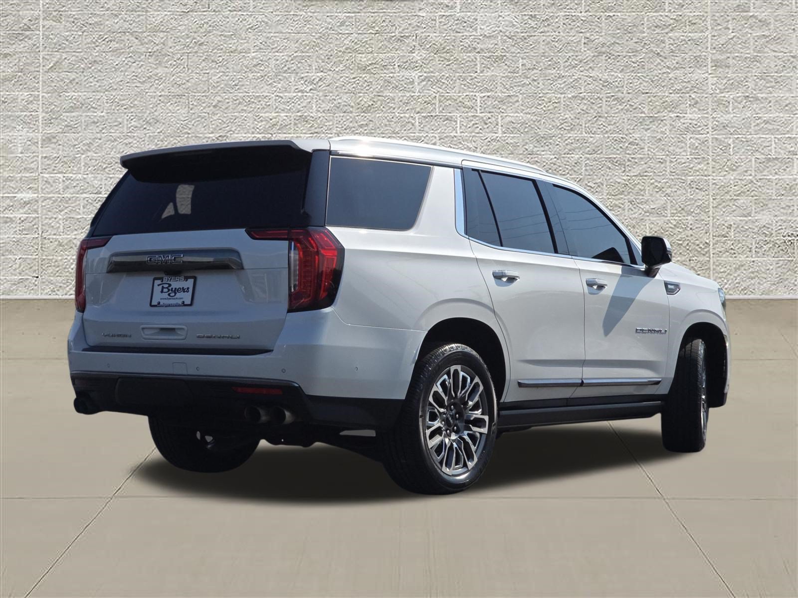 Used 2023 GMC Yukon Denali Ultimate AWD/4WD image 7