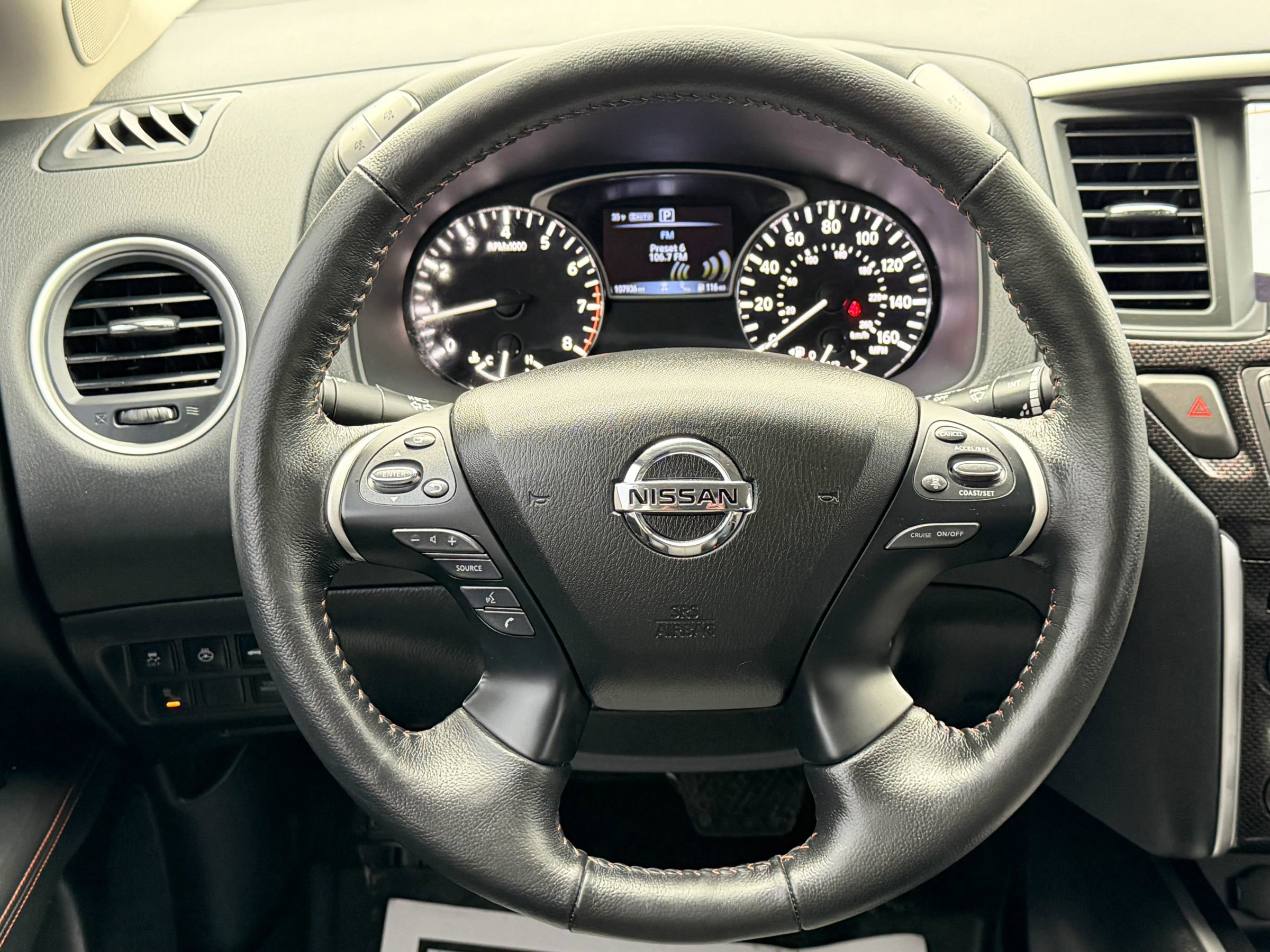 Used 2020 Nissan Pathfinder SL image 25