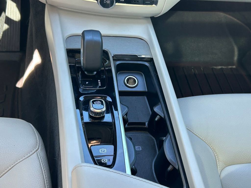 Used 2023 Volvo XC60 B5 Plus w/ Climate Package image 21