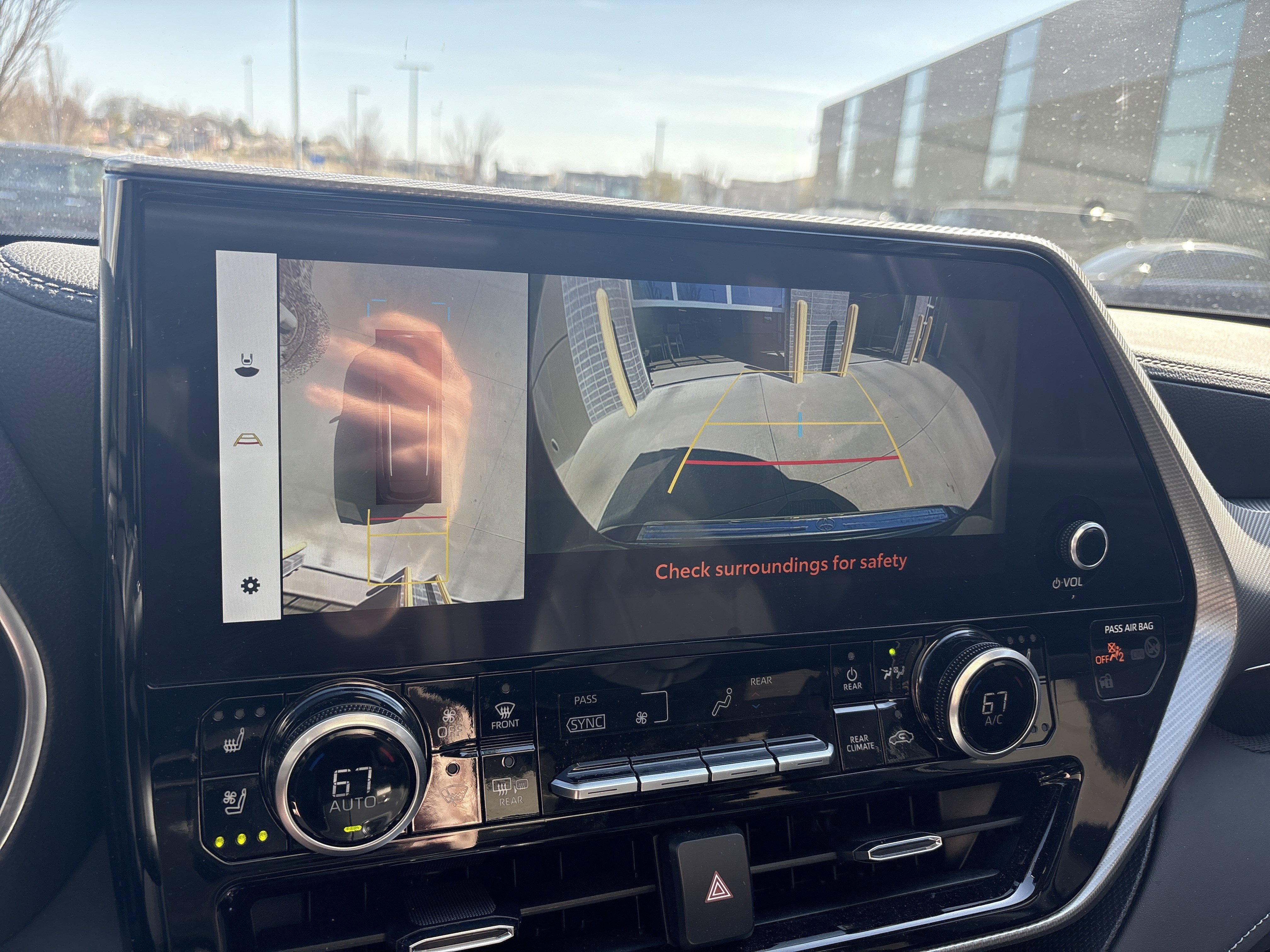 Used 2024 Toyota Highlander Platinum image 25