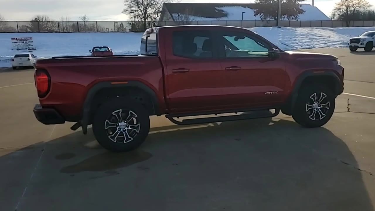 Used 2025 GMC Canyon AT4 w/ Technology Plus Package image 9