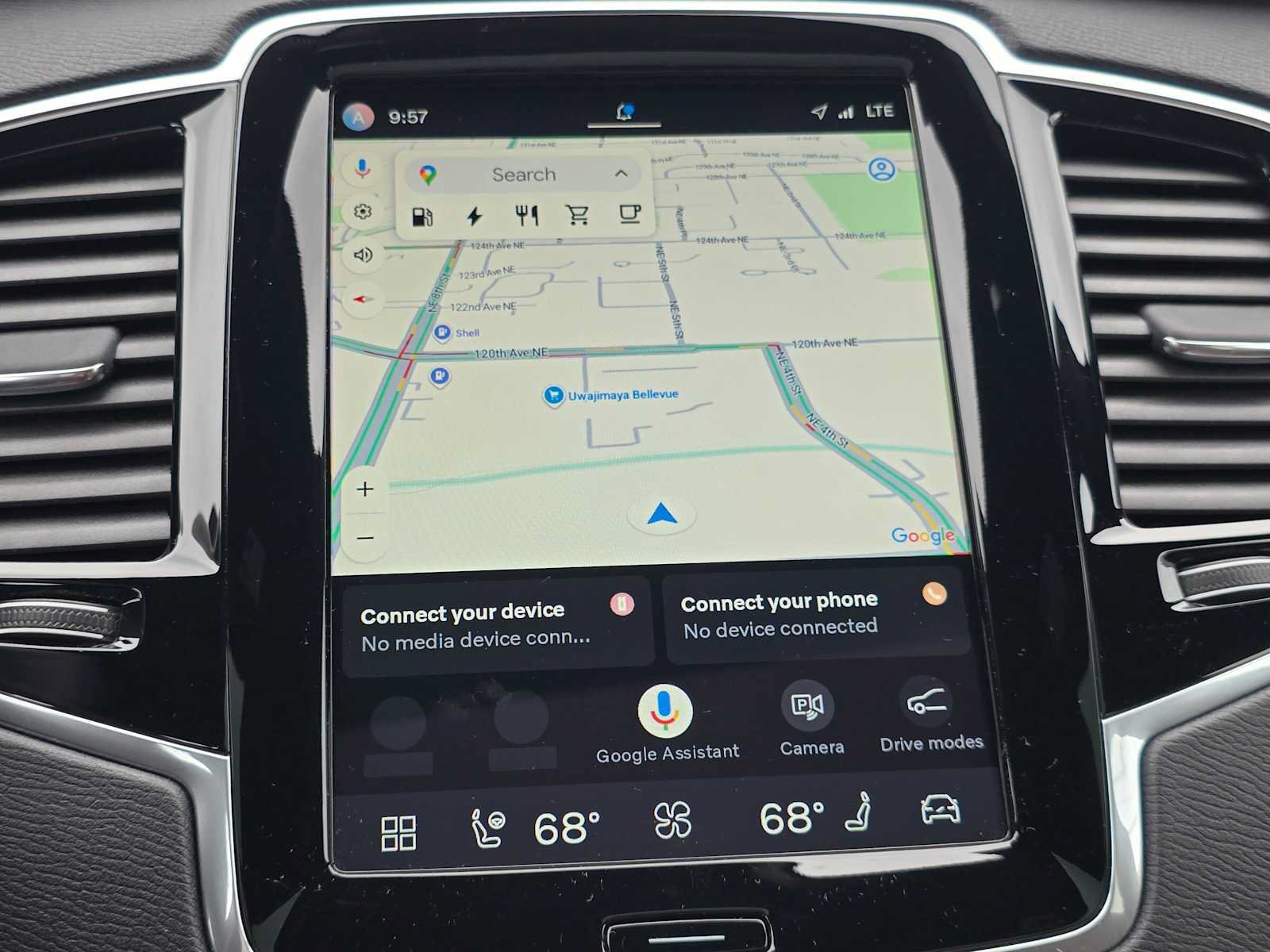 Certified 2023 Volvo XC90 T8 Plus AWD/4WD image 29