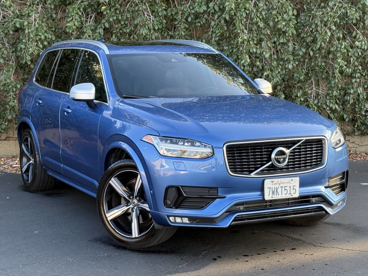Used 2017 Volvo XC90 T6 R-Design w/ Vision Package AWD/4WD image 1