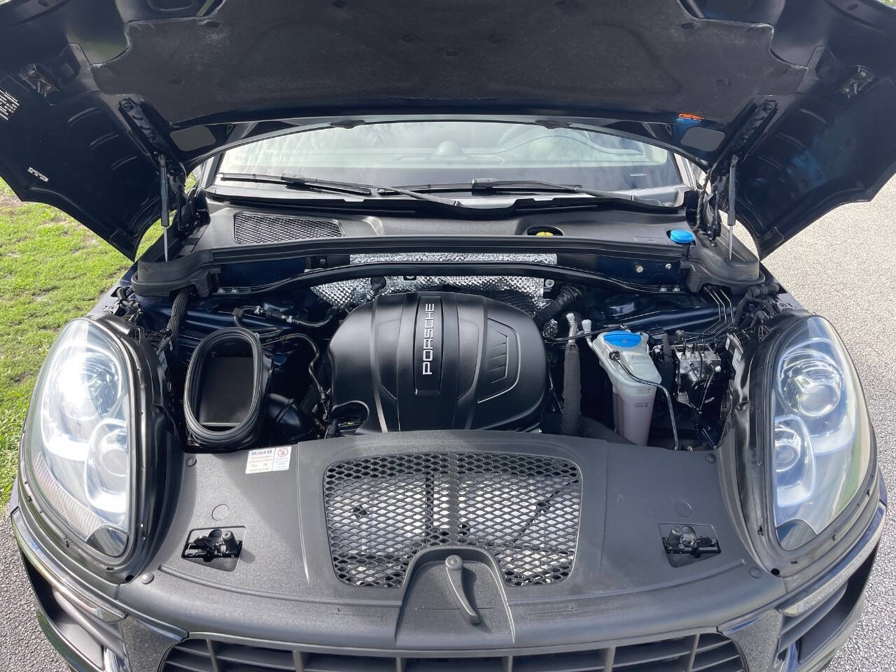 Used 2018 Porsche Macan image 31