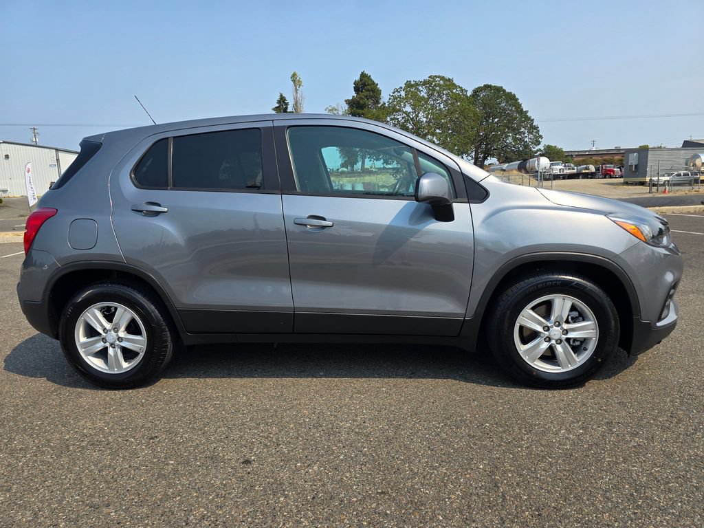 Used 2020 Chevrolet Trax LS w/ Tint and Cruise Package FWD image 6