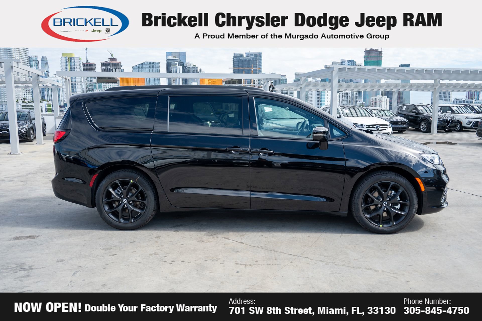 New 2026 Chrysler Pacifica Select image 4