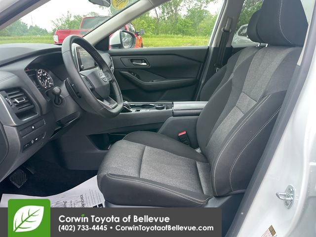 Used 2025 Nissan Rogue SV AWD/4WD image 17