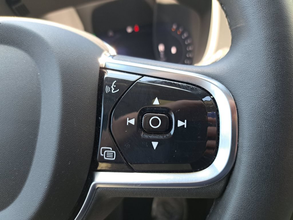 Used 2024 Volvo XC60 B5 Ultimate AWD/4WD image 17