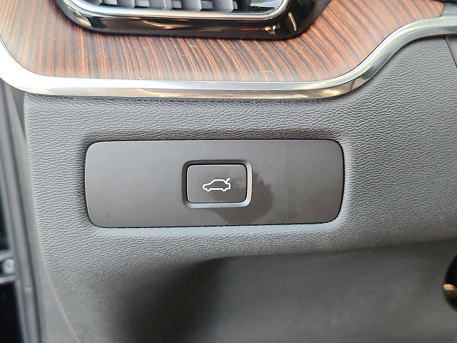 Certified 2023 Volvo XC60 B6 Ultimate w/ Climate Package AWD/4WD image 22