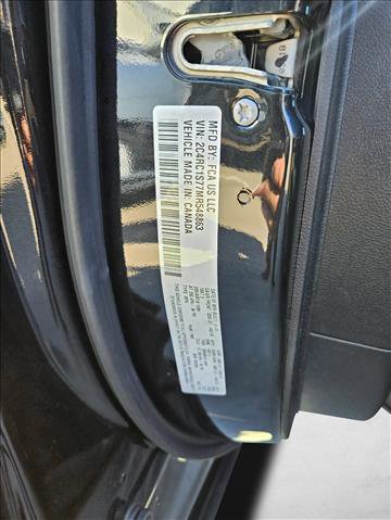 Used 2021 Chrysler Pacifica Limited w/ Uconnect Theater Family Group image 26