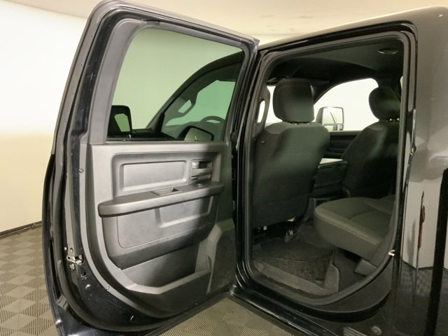 Used 2024 RAM 2500 Tradesman w/ Chrome Appearance Group image 18