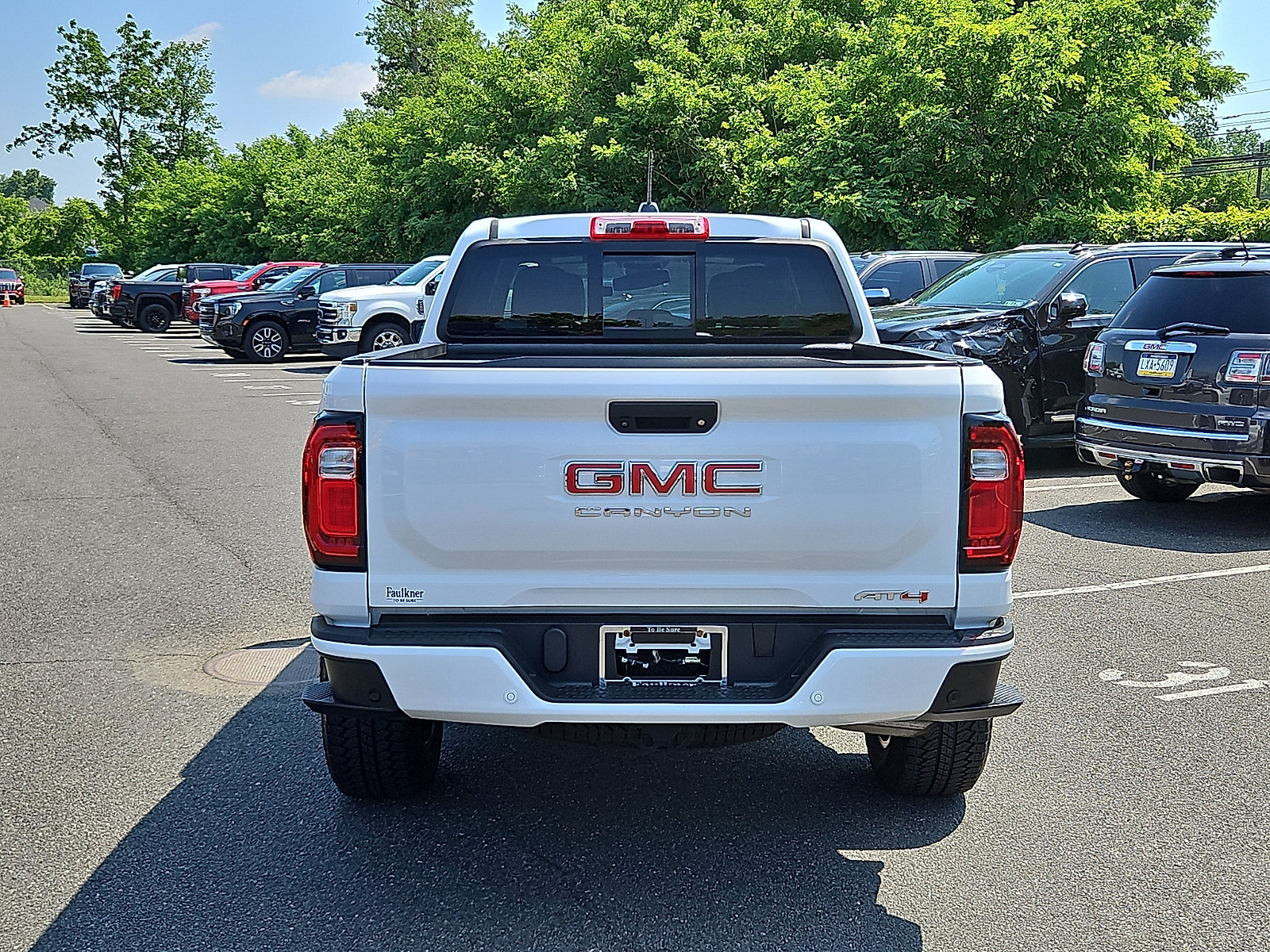 Used 2023 GMC Canyon AT4 w/ AT4 Premium Package AWD/4WD image 5