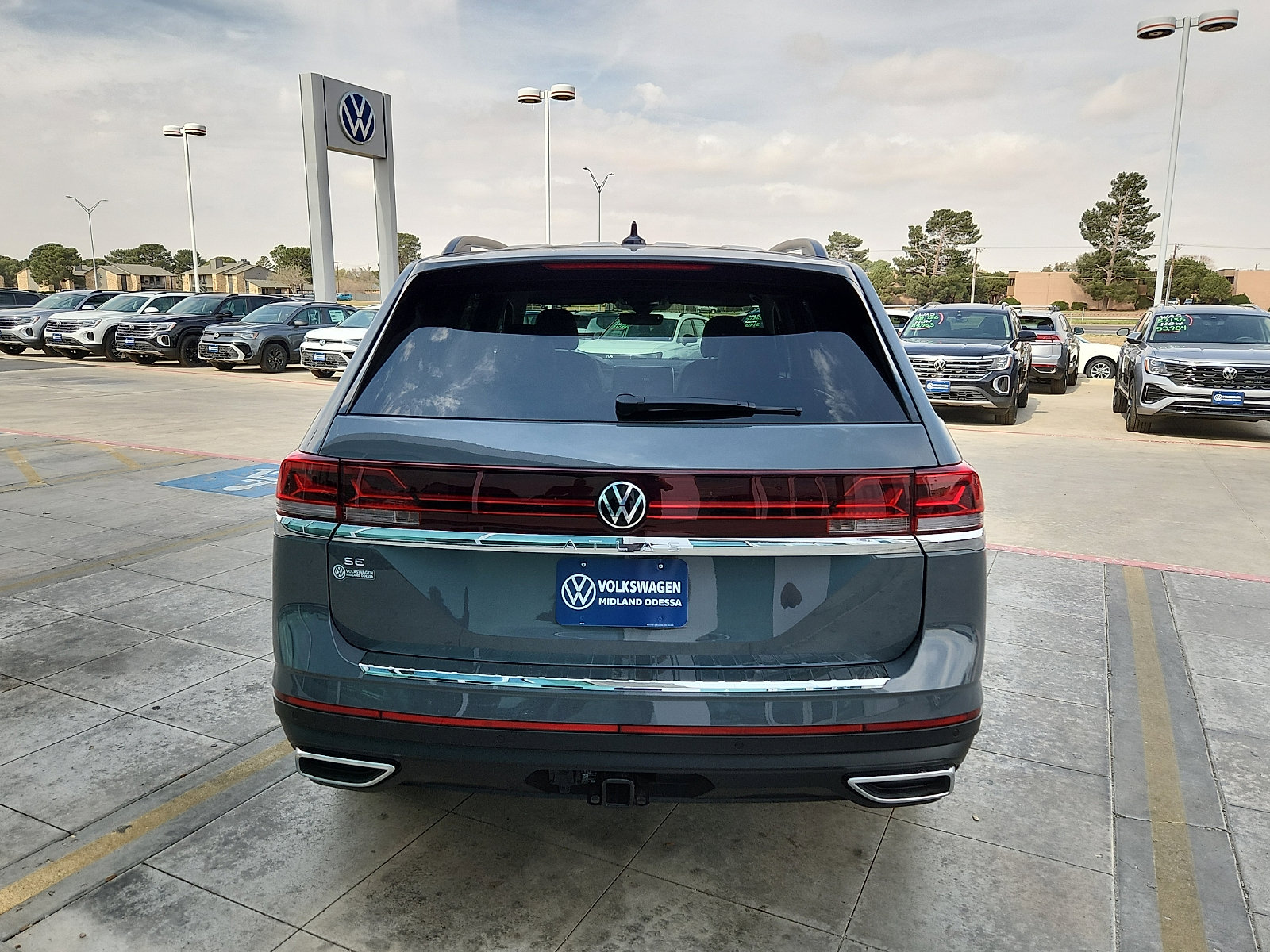 New 2026 Volkswagen Atlas SE image 6