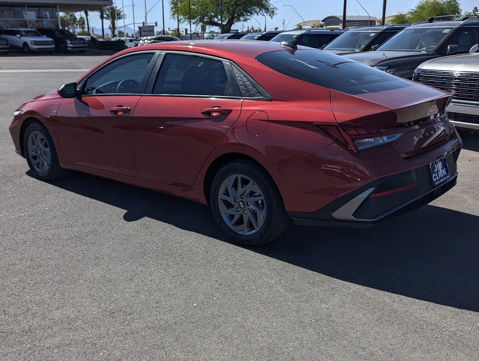 Used 2025 Hyundai Elantra Hybrid FWD image 4