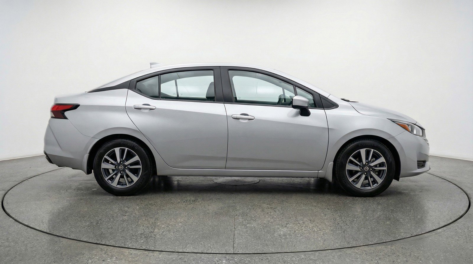 Used 2025 Nissan Versa SV image 11