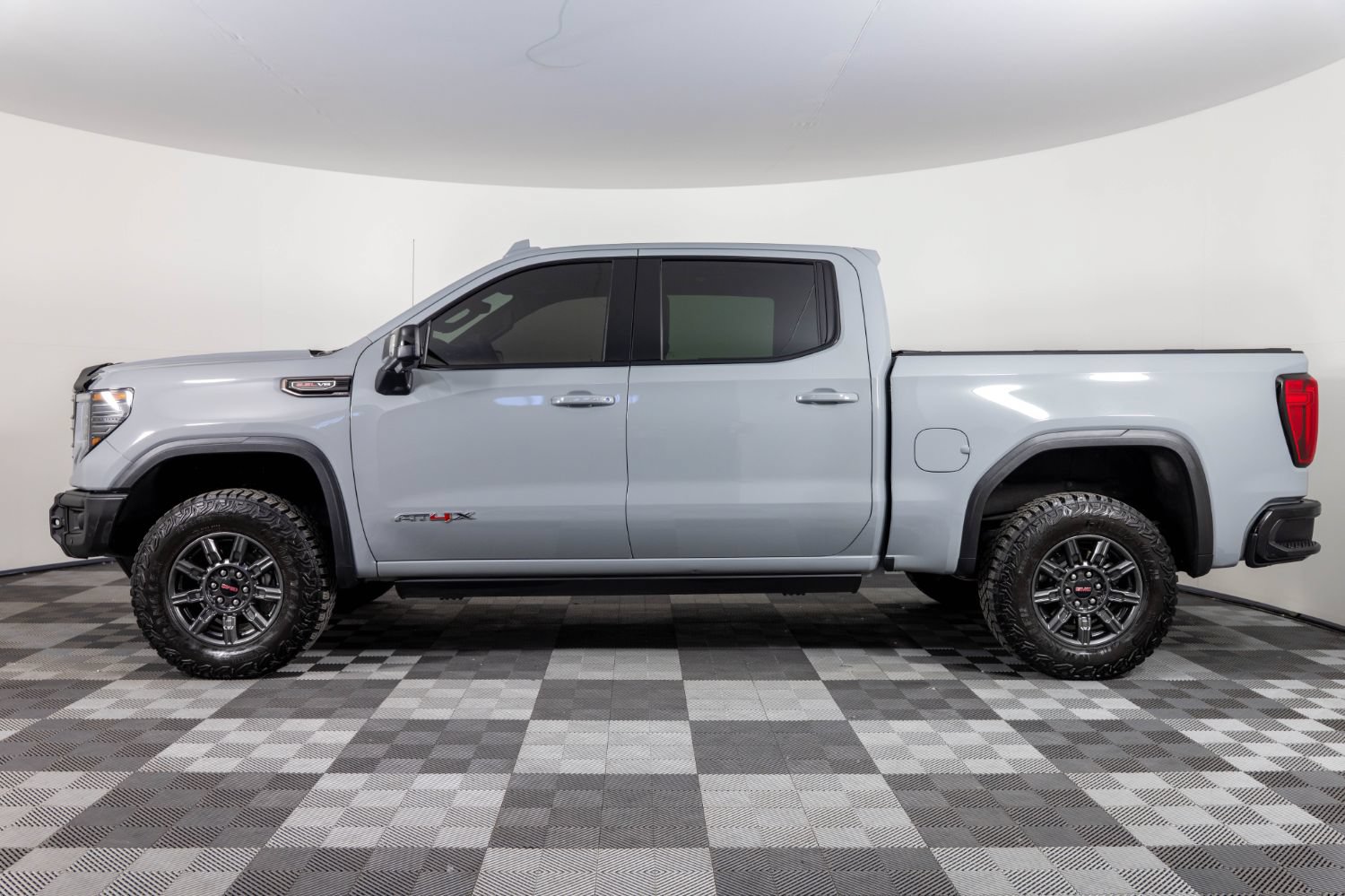 Used 2025 GMC Sierra 1500 AT4X AWD/4WD image 3