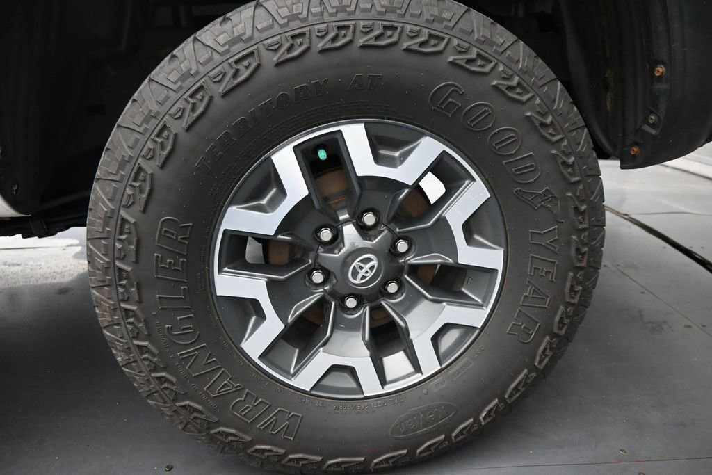 Used 2023 Toyota Tacoma TRD Off-Road AWD/4WD image 15