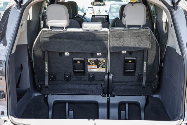 Used 2021 Toyota Sienna LE w/ LE Plus Package image 31