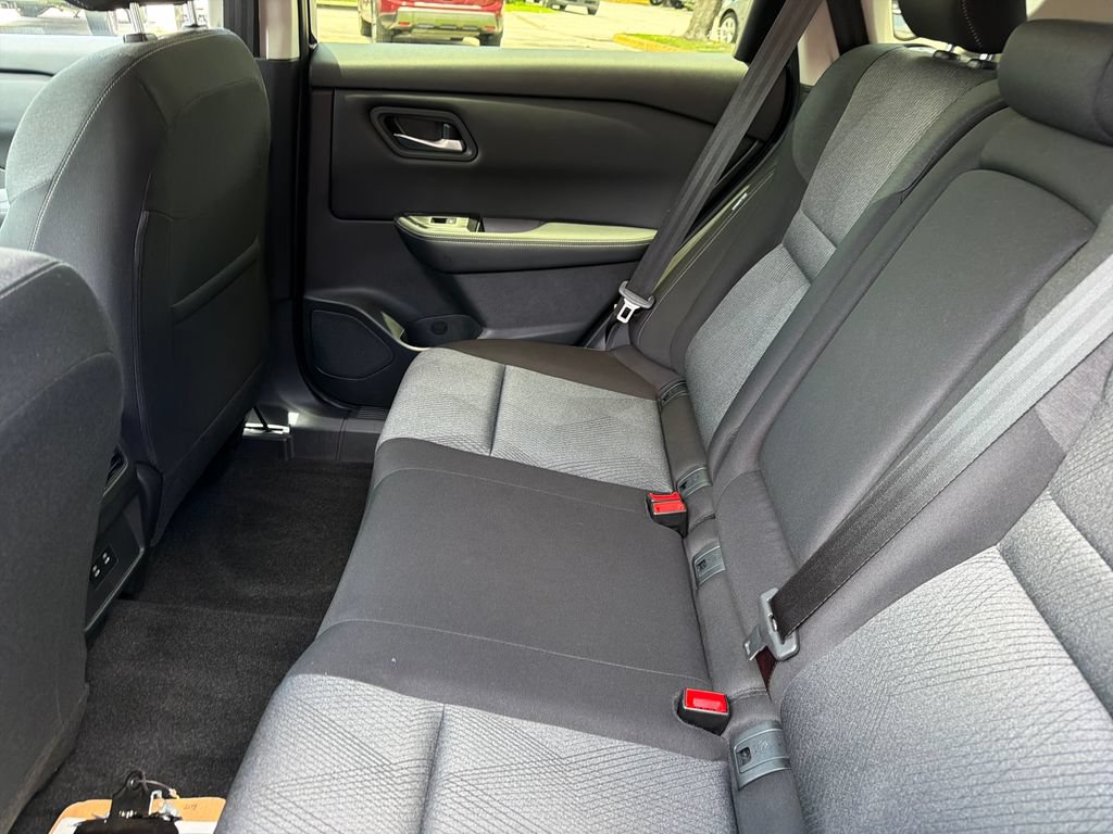 Certified 2024 Nissan Rogue SV FWD image 31