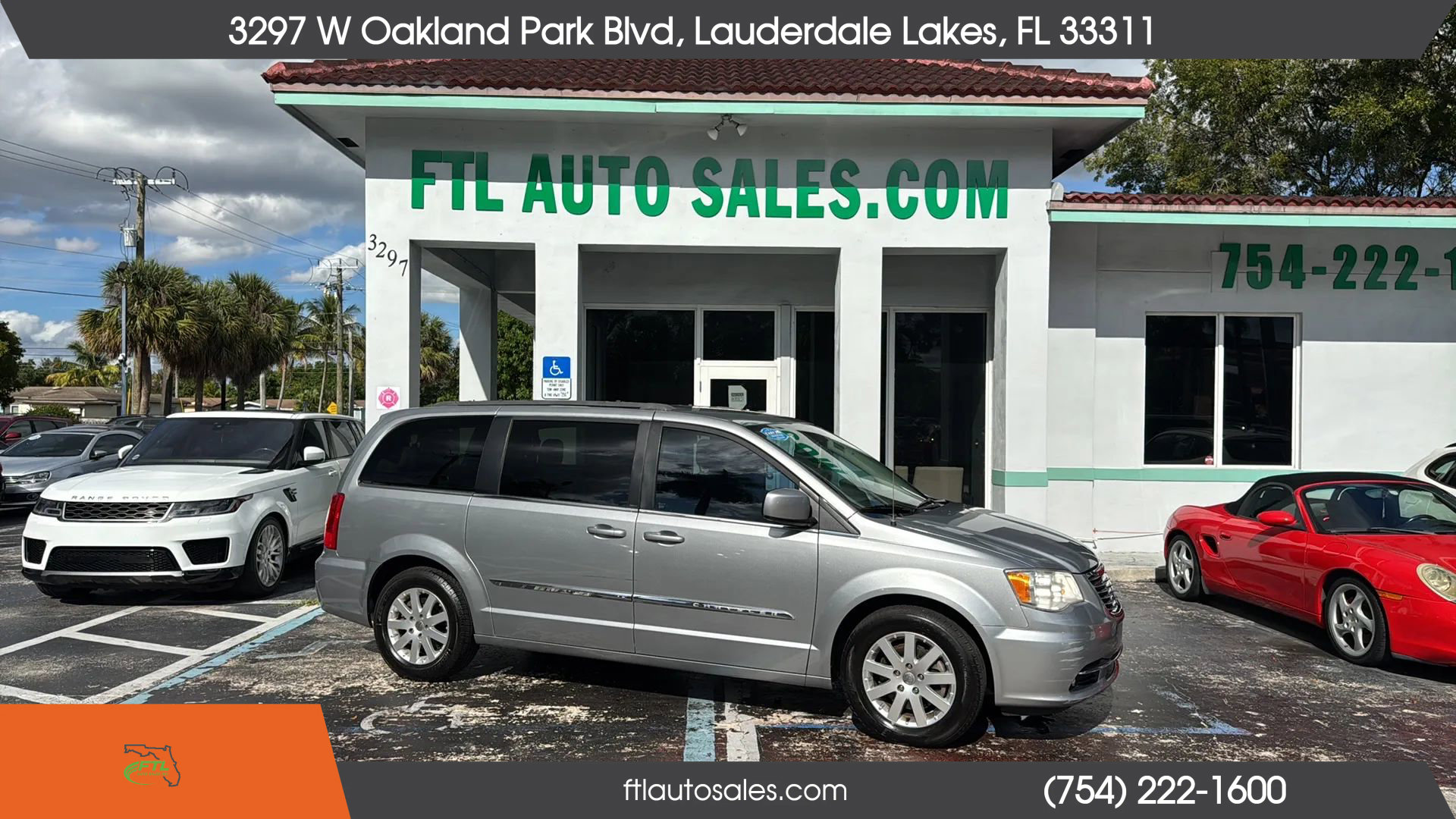 Used 2013 Chrysler Town & Country Touring image 11