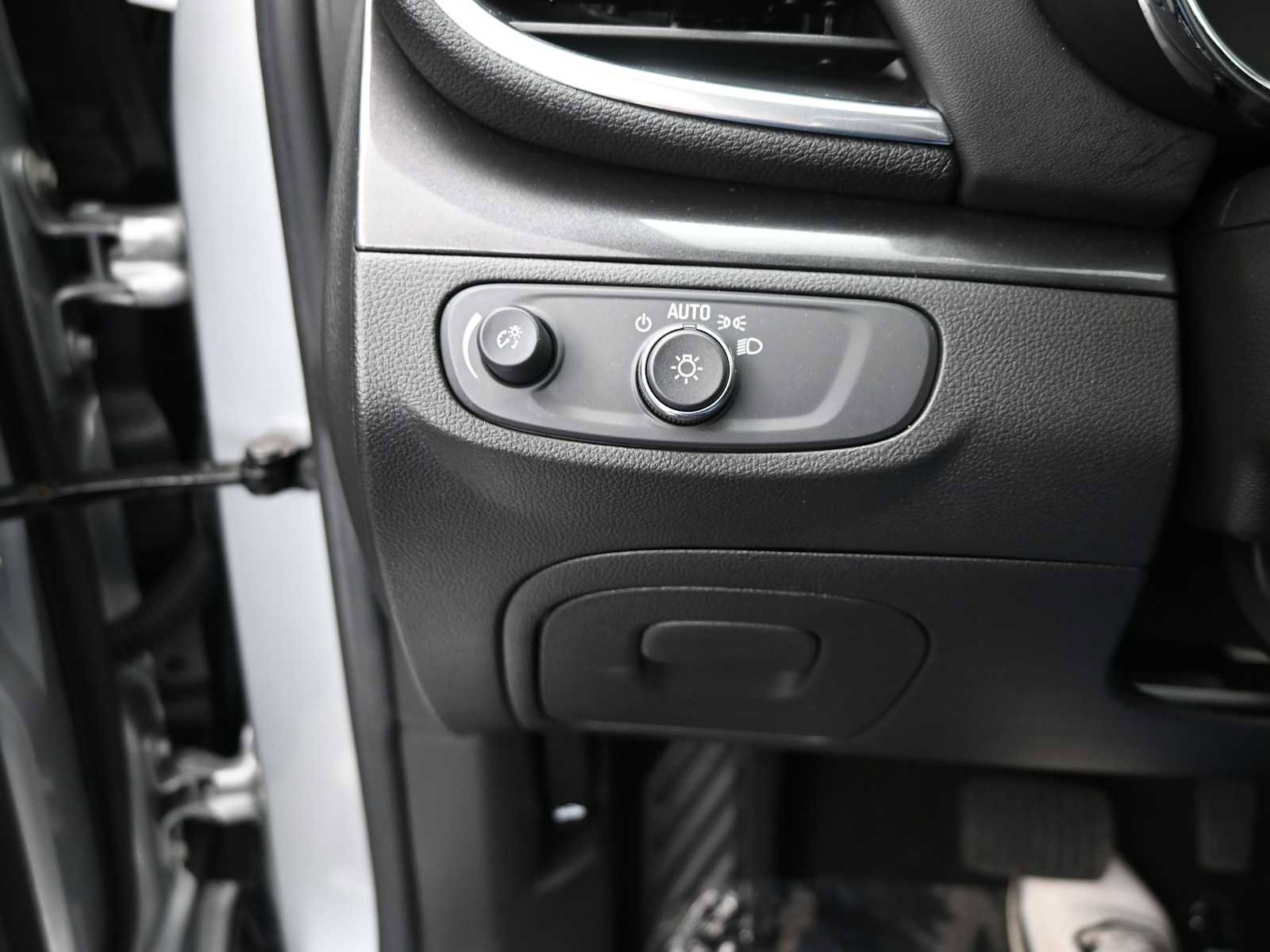 Used 2022 Buick Encore Preferred w/ Safety Package AWD/4WD image 8