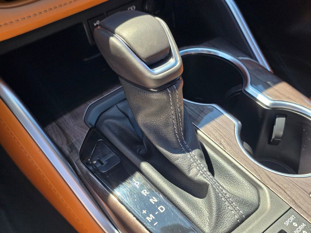 Used 2024 Toyota Highlander Platinum image 37