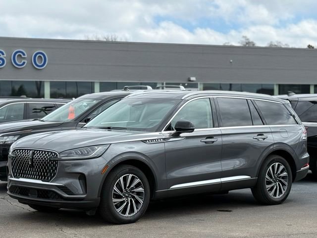 Used 2025 Lincoln Aviator AWD image 35