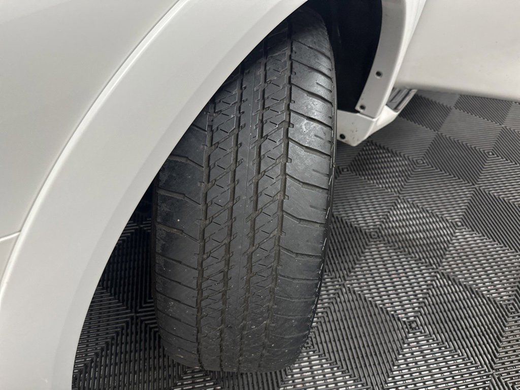 Used 2022 Nissan Armada SL w/ Captain's Chairs Package image 41