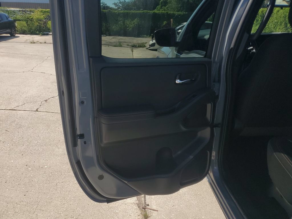 Certified 2025 Nissan Frontier PRO-4X w/ Interior Protection Package AWD/4WD image 18