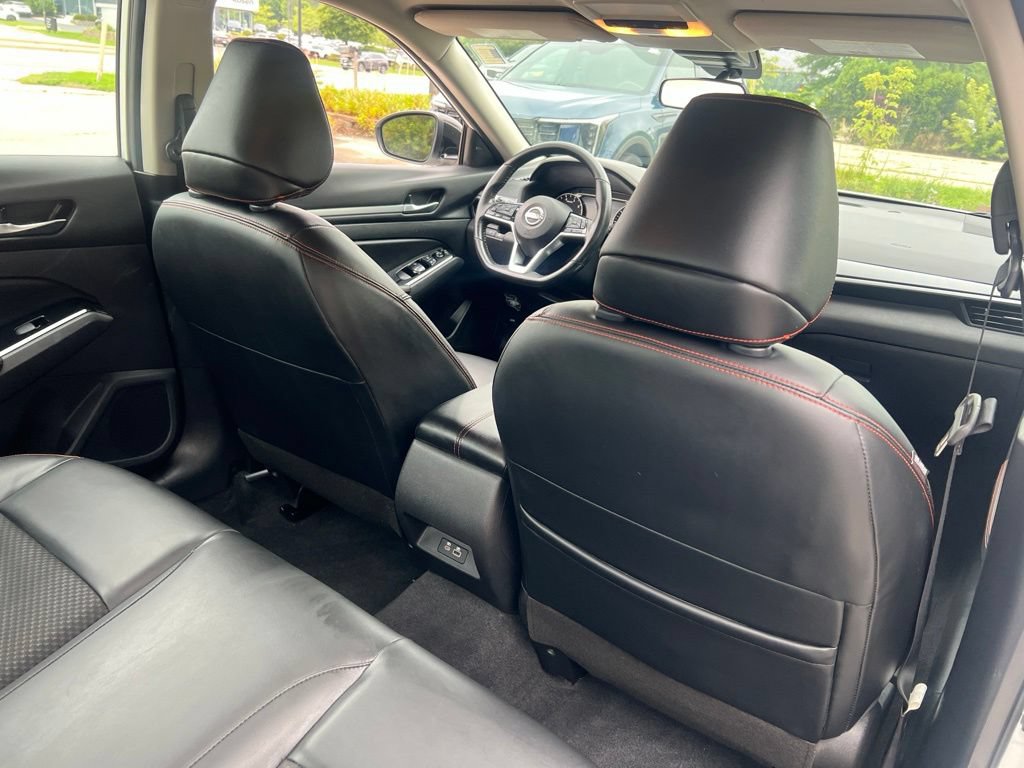Used 2024 Nissan Altima 2.5 SR FWD image 14