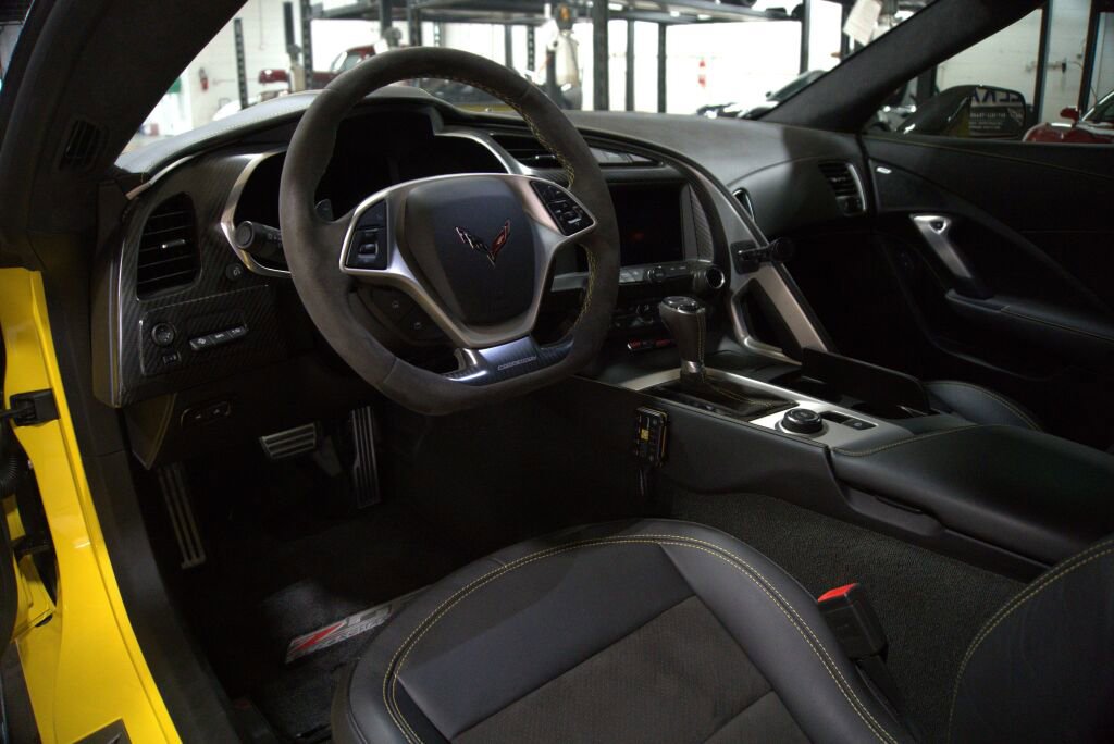 Used 2016 Chevrolet Corvette Z06 w/ 3LZ Preferred Equipment Group image 40