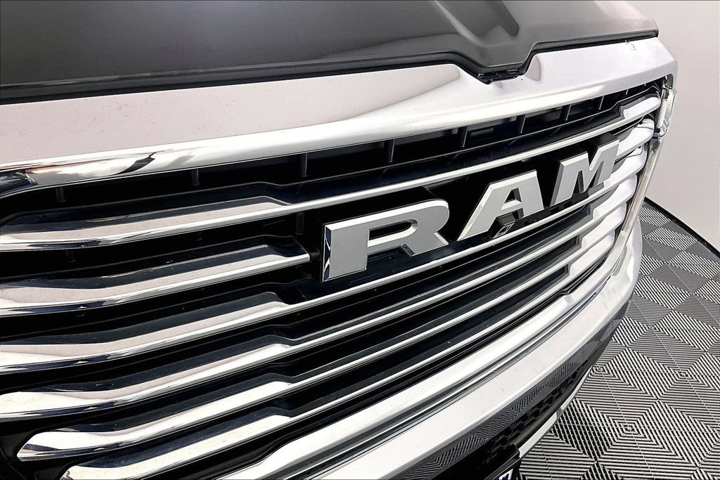 Used 2025 RAM 1500 Laramie AWD/4WD image 30