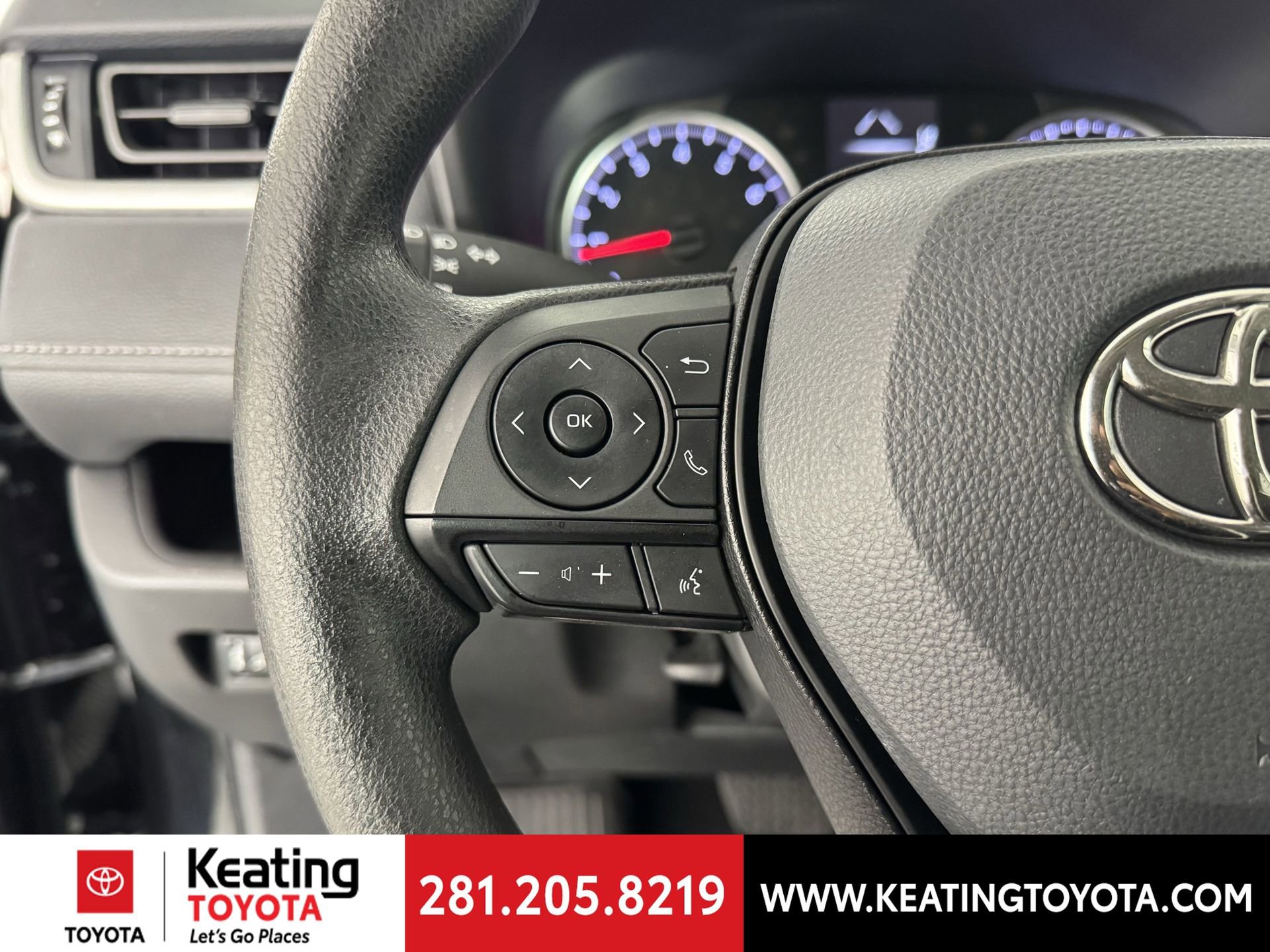 Used 2022 Toyota RAV4 LE image 25