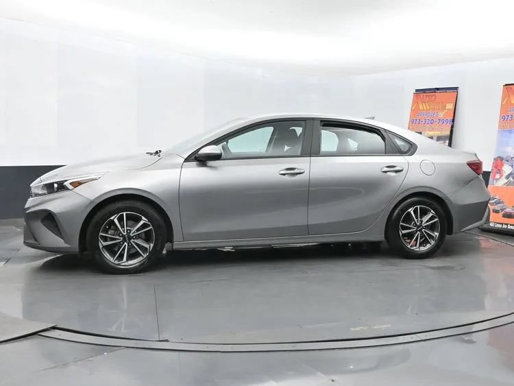 Used 2023 Kia Forte LXS FWD image 5