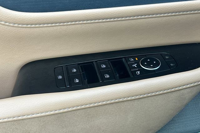 Used 2025 INFINITI QX80 Sensory image 13