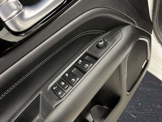 Used 2024 Jeep Compass Limited w/ High Altitude Package image 29