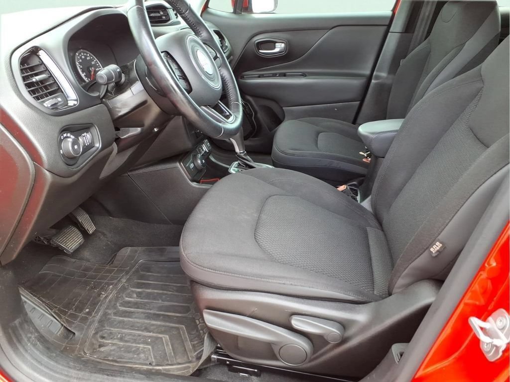 Certified 2019 Jeep Renegade Altitude w/ Quick Order Package 2XM AWD/4WD image 20