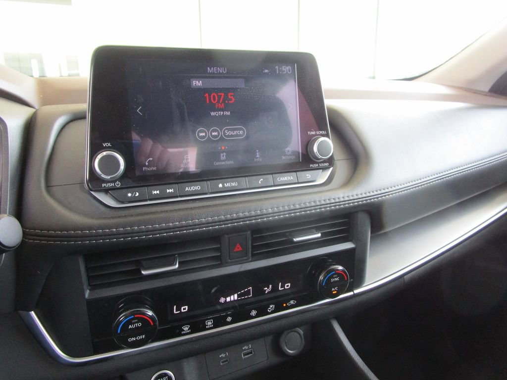 Used 2023 Nissan Rogue SV image 31