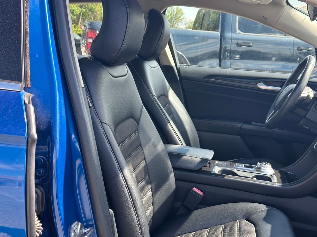 Used 2018 Ford Fusion SE w/ Equipment Group 201A FWD image 18