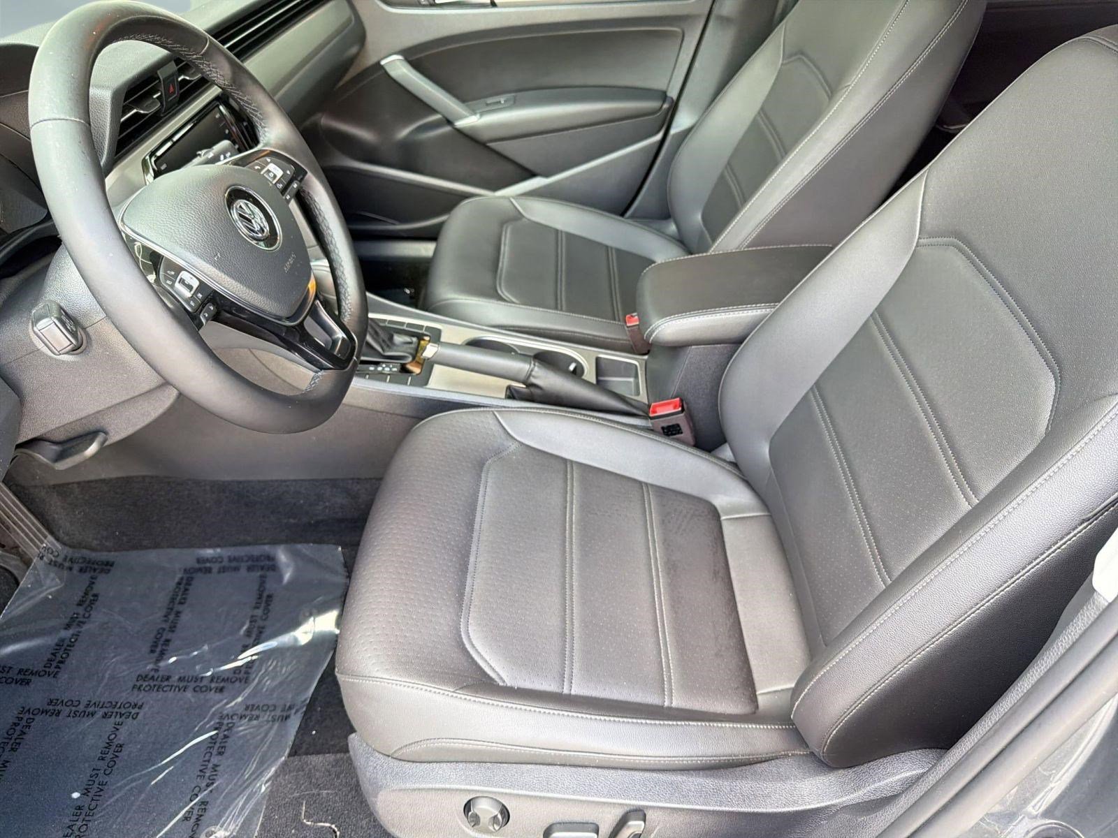 Used 2020 Volkswagen Passat 2.0T SE w/ Sunroof Package FWD image 5